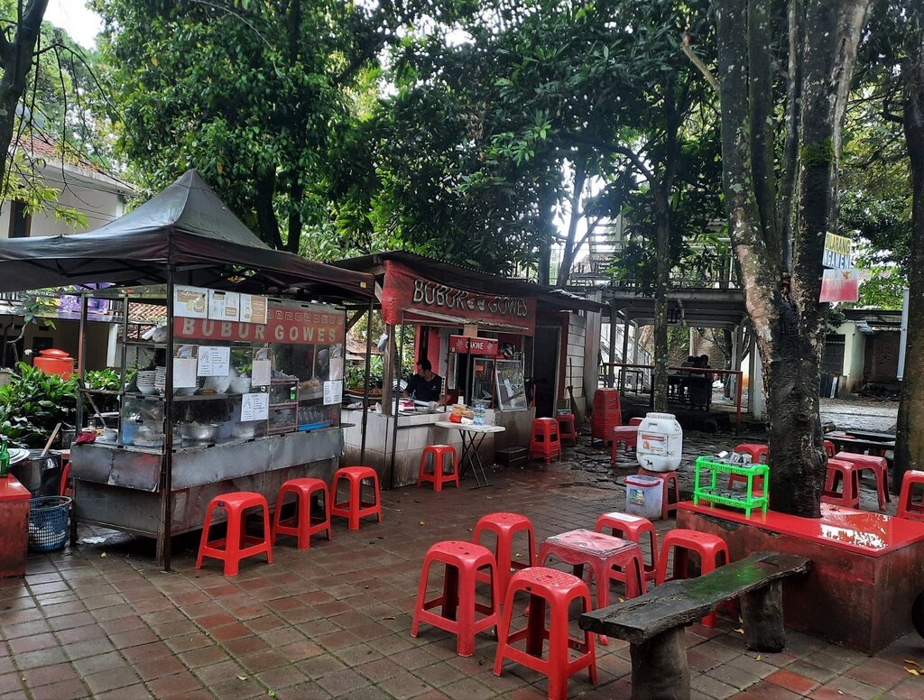 Suasana di Bubur Gowes